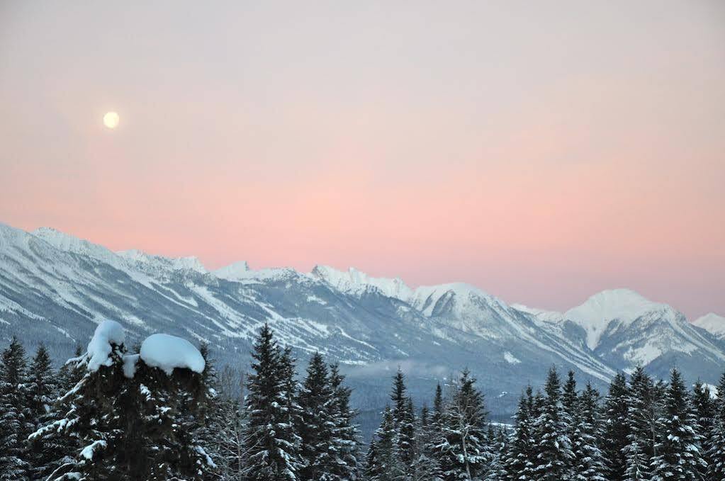 Mount 7 Lodges Golden Luaran gambar